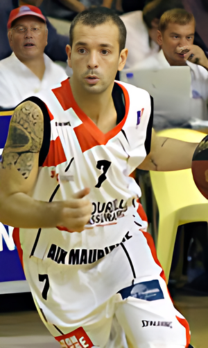 Simon Darnauzan