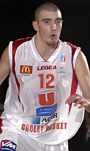 Nando De Colo